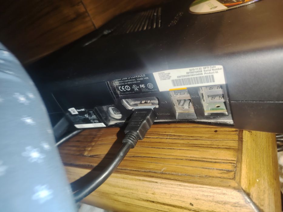 X-Box 360 два джоистика и пистолет