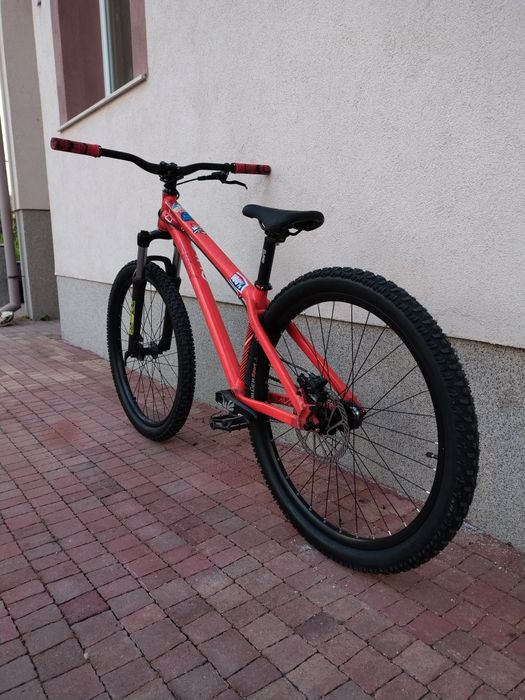 Продава се: octane one dirt jump
