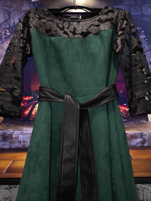 Платье  приталенное