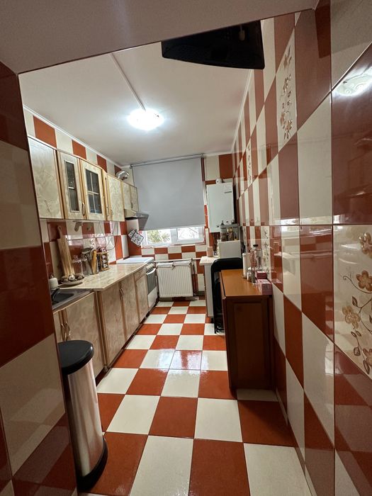Vand apartament in zona centrala DN1A, Valenni de munte, etaj 2