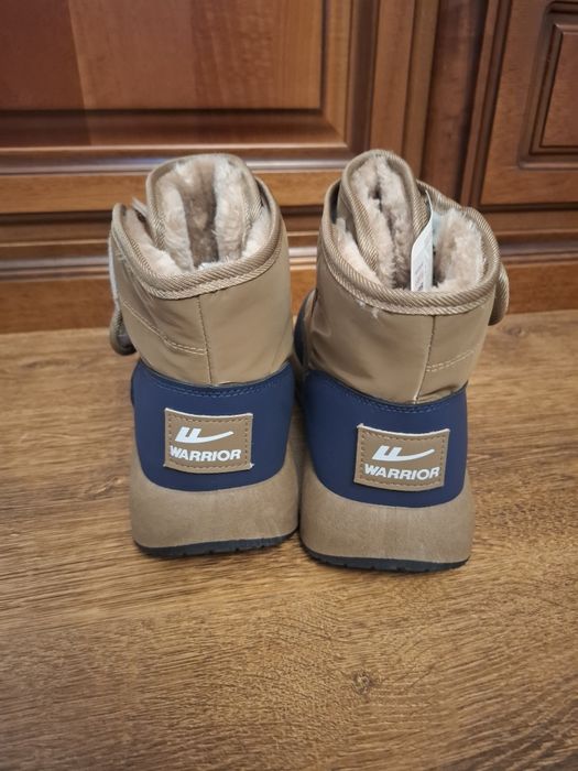 Ботинки продам зимние новые