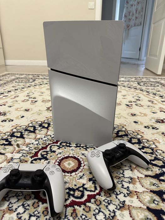 Продаю PS5 Slim 800GB