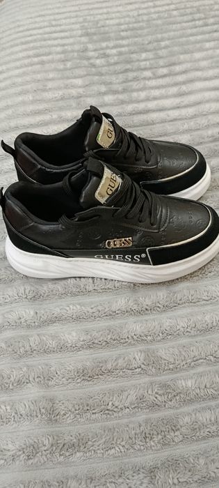 Маратонки  Guess