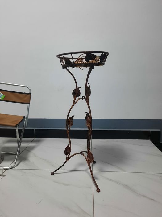 Подставка для цветов