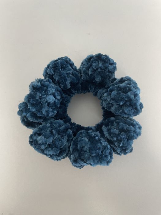 Ръчно изплетен ластик за коса “Скринчи”