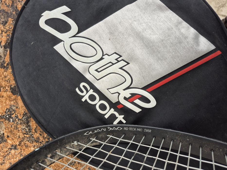 Vând paleta de tenis bothe cu husa protectie originala