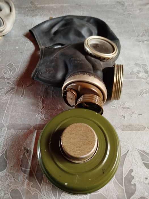 Продам два противогаза