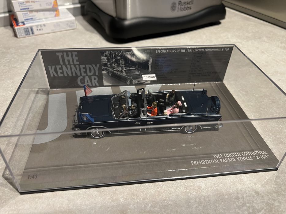 Модели ретро Minischams 1:43