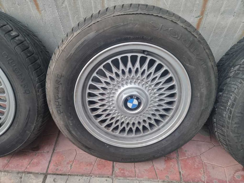 Мерцедес Mercedes BMW - гуми 15 цола
