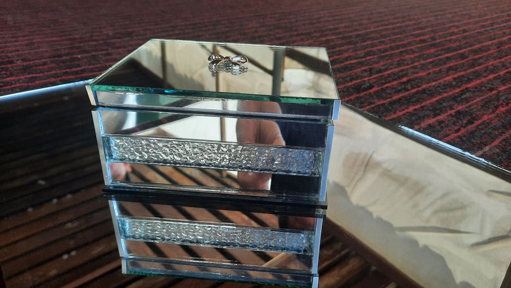 Шкатулка зеркальная для ювелирных изделий