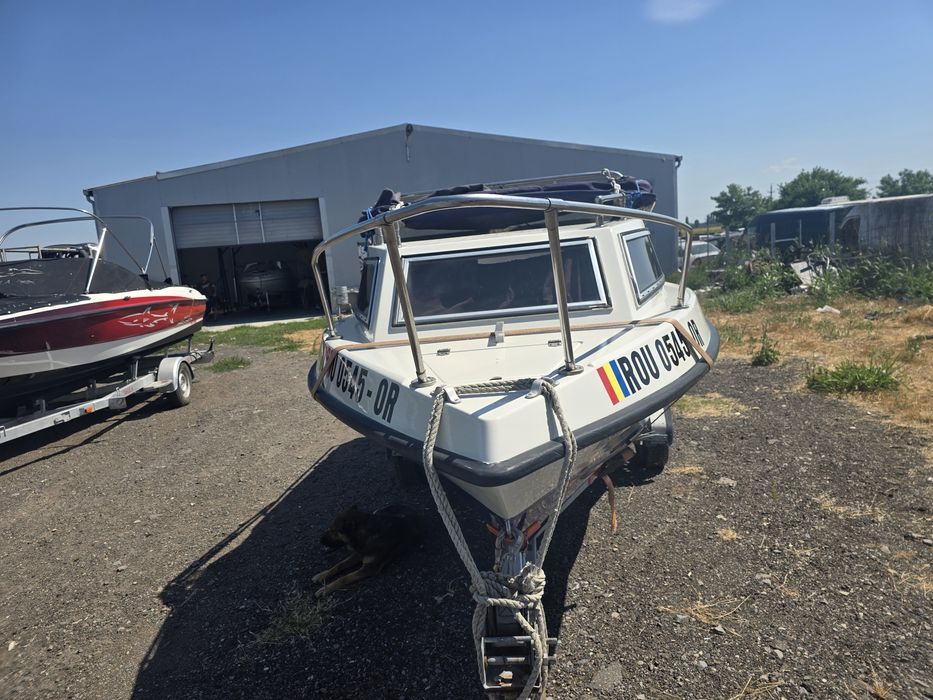 Vând ansamblu barca, motor, peridoc