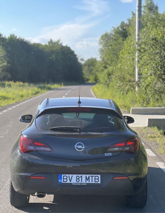 Opel Astra J GTC 2012  1.6T 180cp