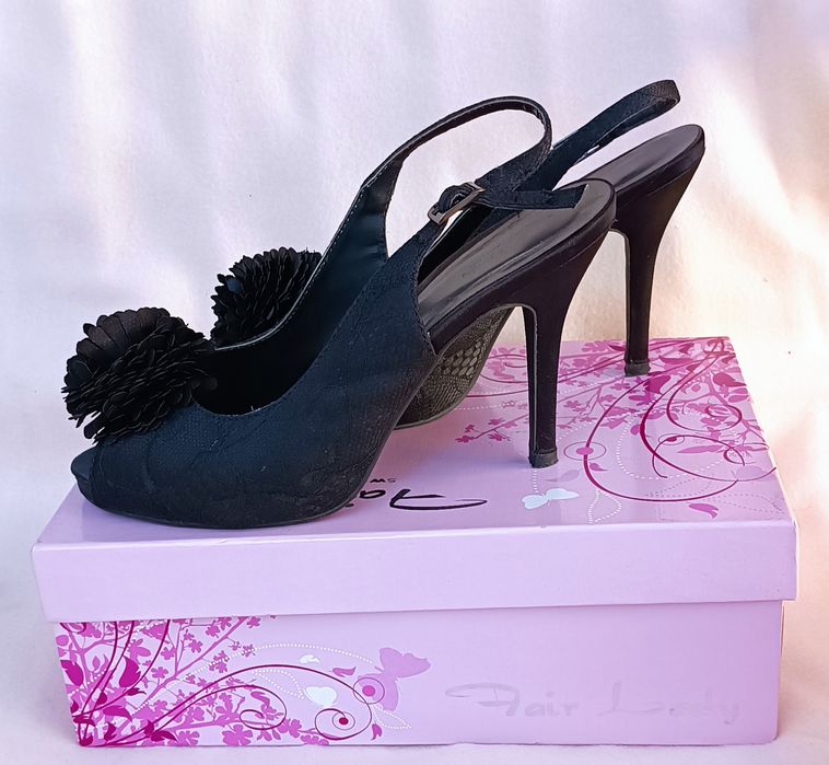 Елегантни дамски сандали от черен сатен на тънък ток, цена 9,71€/18,99