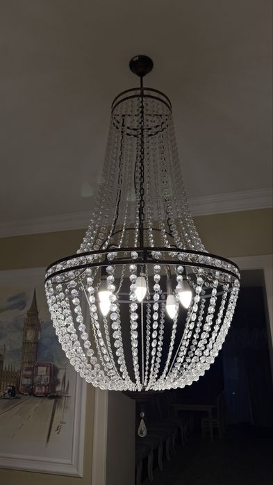 Продам длинную люстру