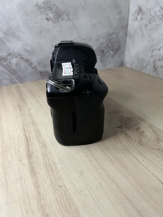 Фотоаппарат Canon EOS 5D Mark II