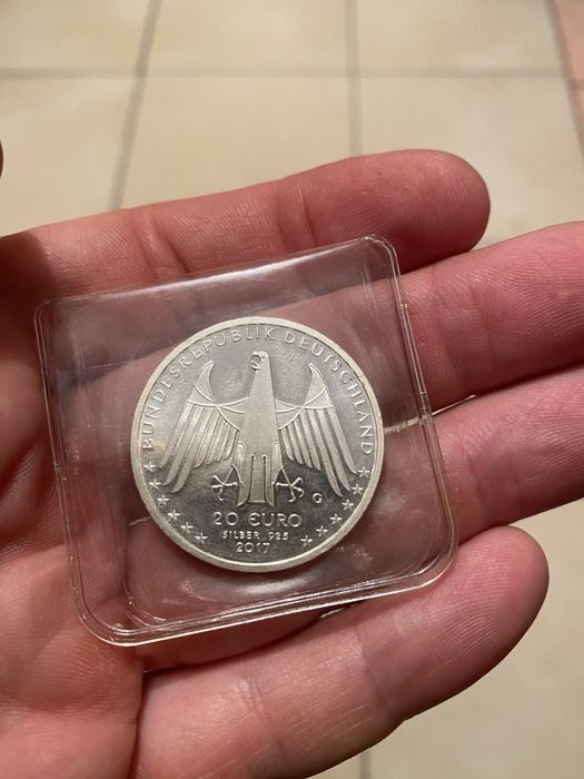 Серебрянная монета 20 евро.