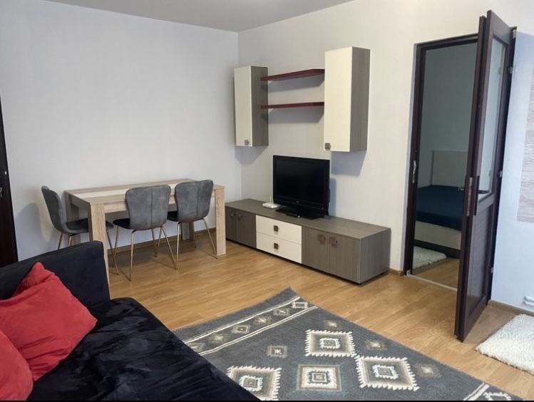 Apartament cu doua camere de inchiriat