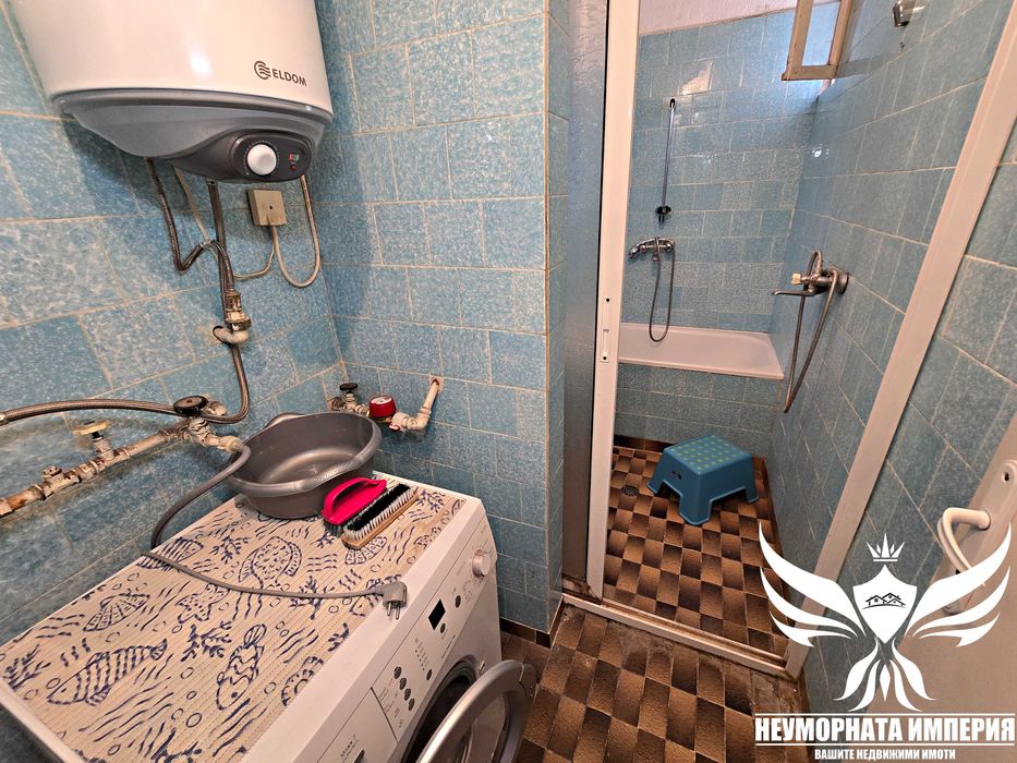 Продавам четиристаен апартамент 118кв. 3ет. гр.Асеновград, стадиона