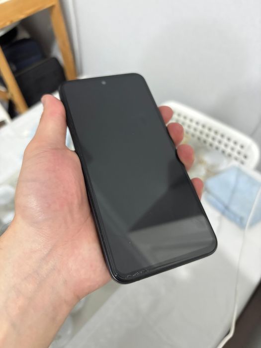 Infinix Hot 50i в черном цвете