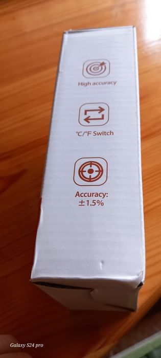 Безконтактен инфрачервен термометър.