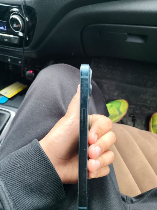 Айфон 13 в идеальном состоянии