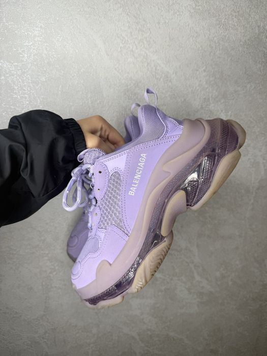 Предлагам Balenciaga Triples купени от Фафеч