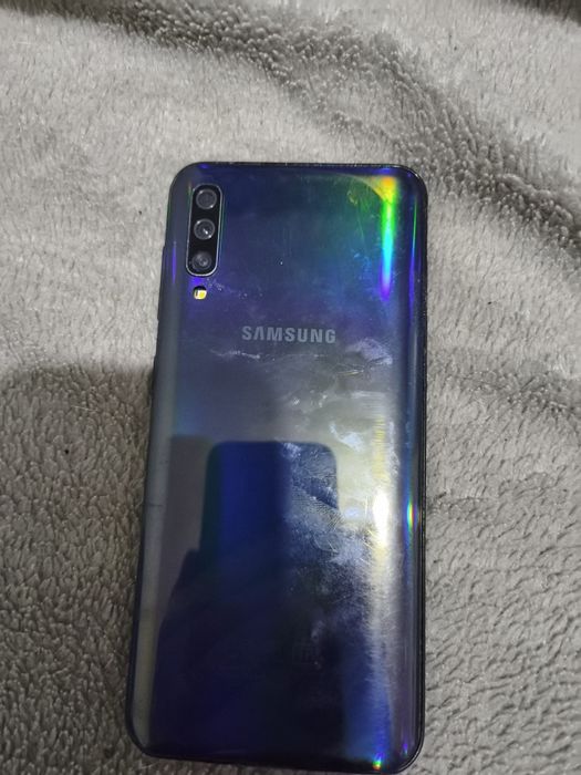 Смартфон Samsung Galaxy A50 (128 ГБ)