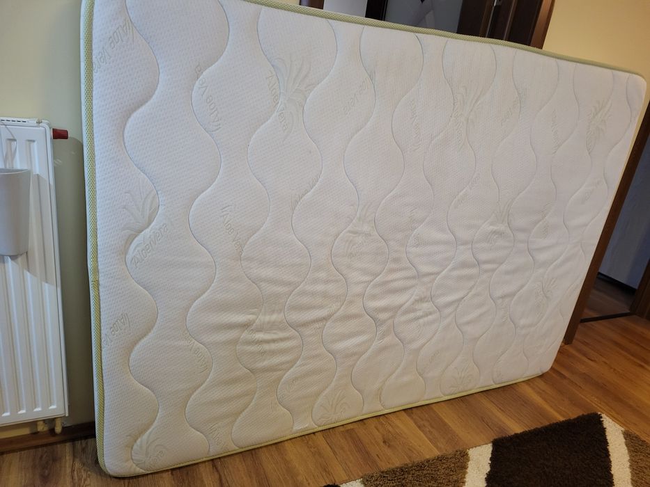 Saltea 140x200 in stare buna