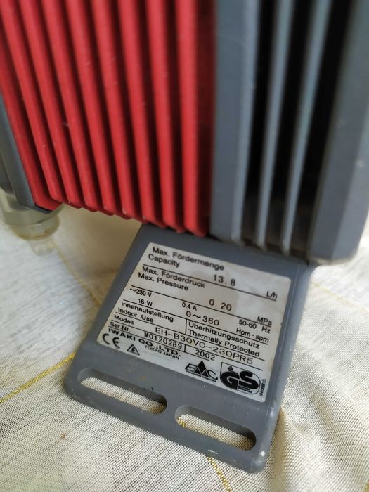 Дозираща -измервателна помпа Iwaki EH-B30 + контролер Iwaki .