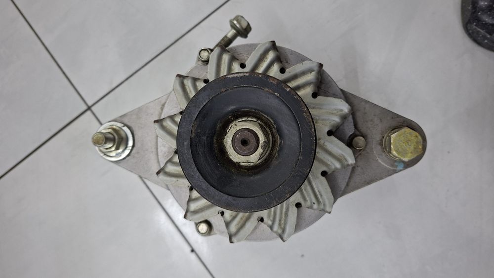 Исузи 10 тонналик FVR33P,FVR33G Генератор.