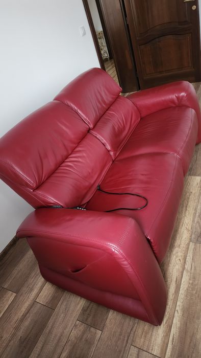 Canapea piele 2locuri si un fotoliu