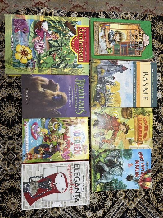 Vand carti adolescenti la jumatate de pret