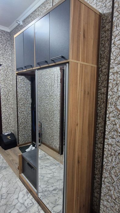 Продается шкаф для прихожей