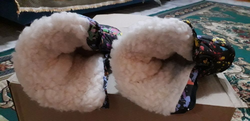 Продам новые угги