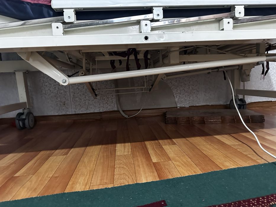 Медицинская кровать