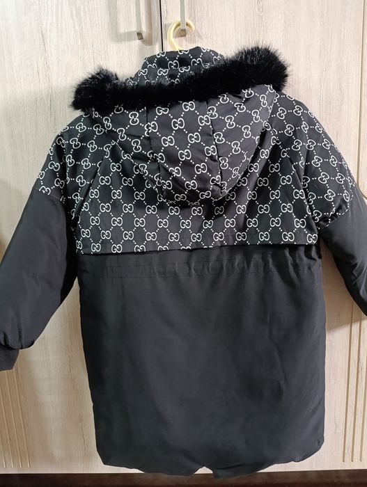 Куртка теплая для девочки на 146-150 рост