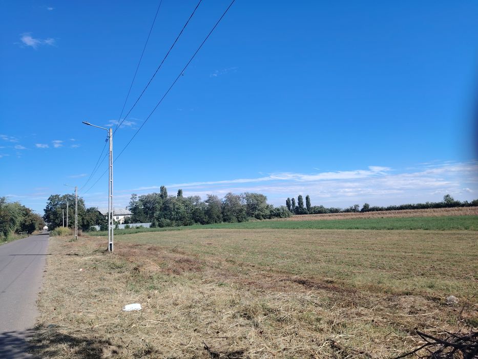 Vând teren de casa 2852m poate fi și parcelat