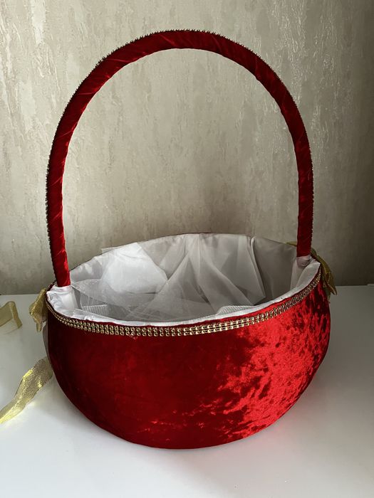 Продам корзину .