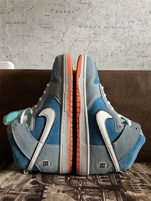 Продам кроссовки новые