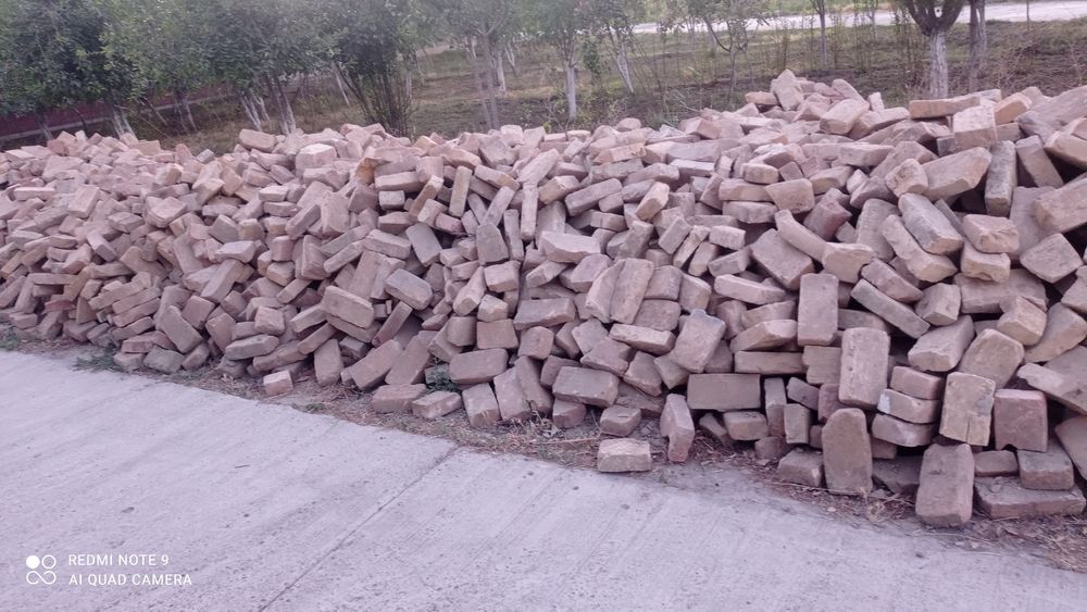 Продаётся кирпичи, в отличном состоянии