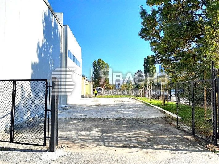 Продава се Склад в София, Модерно предградие - 1400 кв.м за 600 €/кв.м - Снимка #1