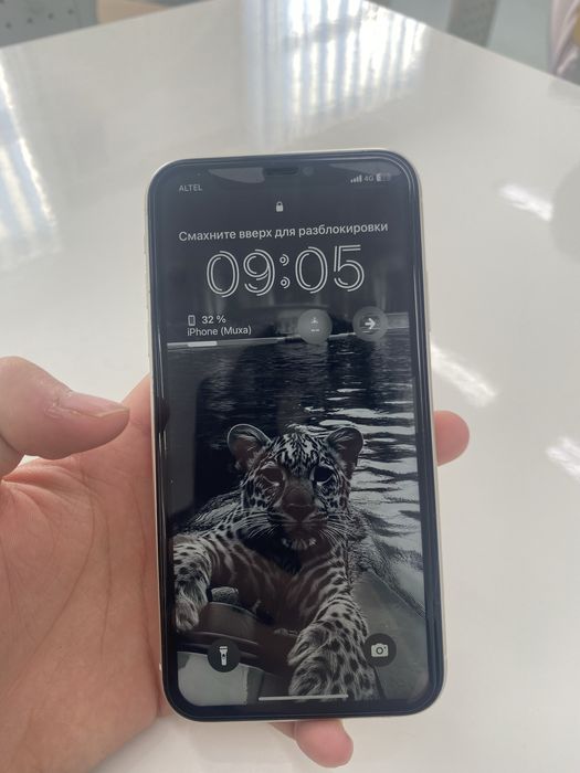 Продам Iphone 11