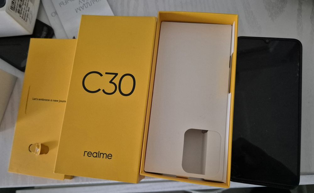Realme C30, Samsung A40, Redmi smart band 2