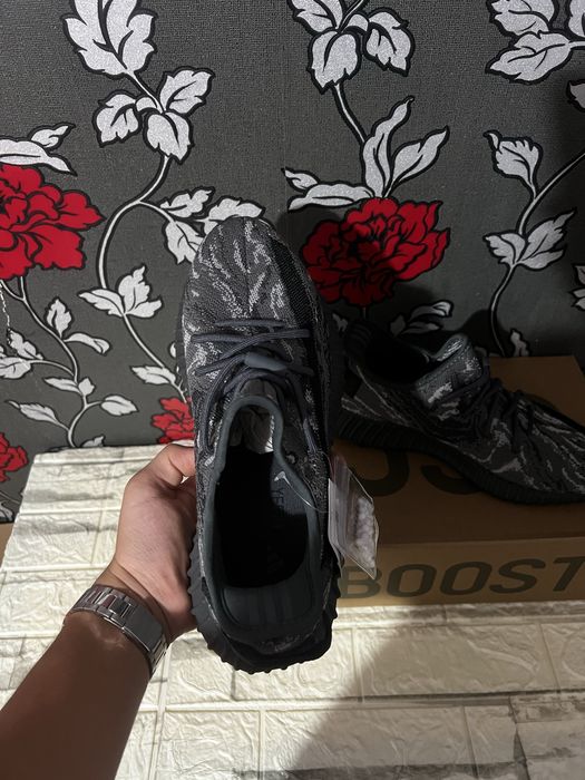 Adidas Yeezy Boost 350 V2 Dark Salt