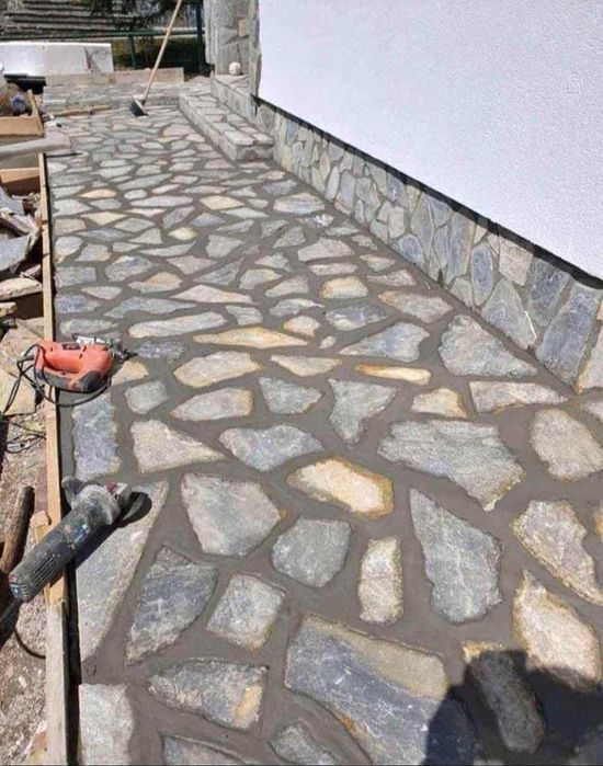 piatra naturala de munte si montaj