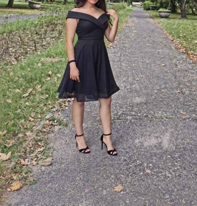 Къса официална рокля