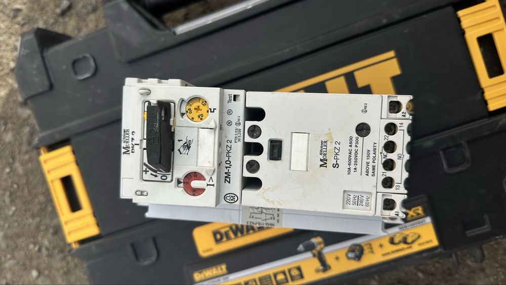 Moeller DIL7-10 + PKZ2 — пускатель для двигателя