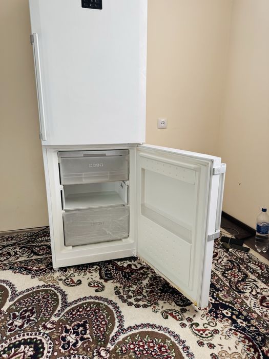 Artel holadilnik rabochi