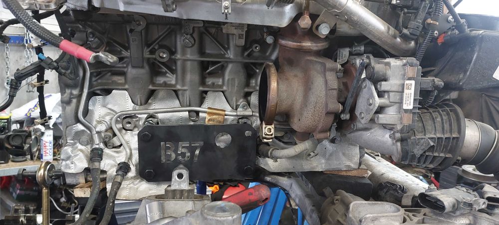 Стойка за двигатели BMW B57