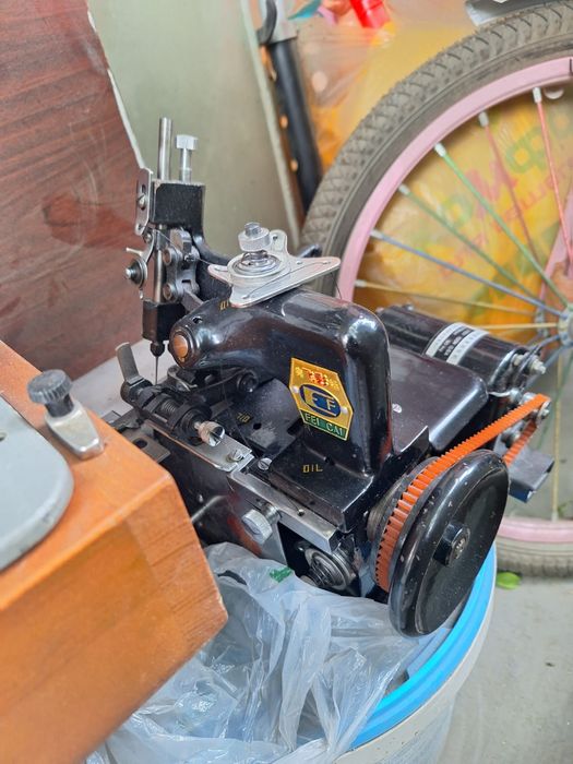 Продам промышленный оверлок